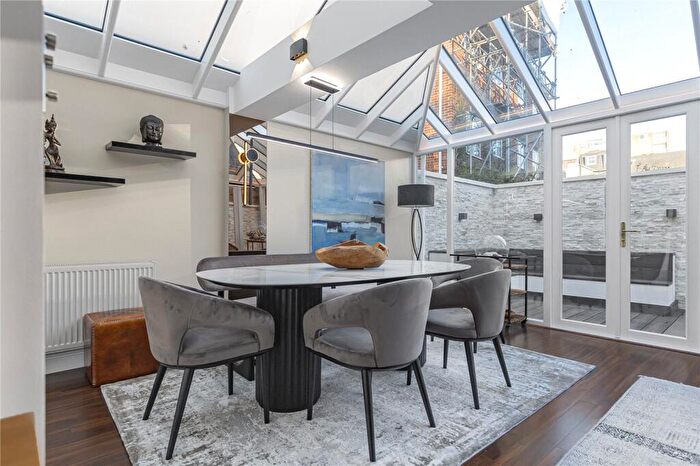 4 Bedroom Property To Rent In Orville Road, London, SW11