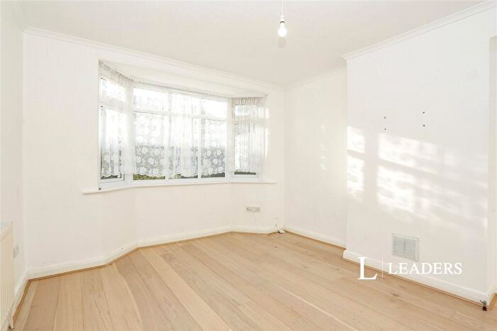 3 Bedroom Terraced House To Rent In Waite Davies Road, London, SE12
