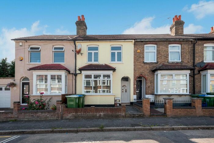 3 Bedroom Terraced House To Rent In Hawthorn Road, Bexleyheath, DA6