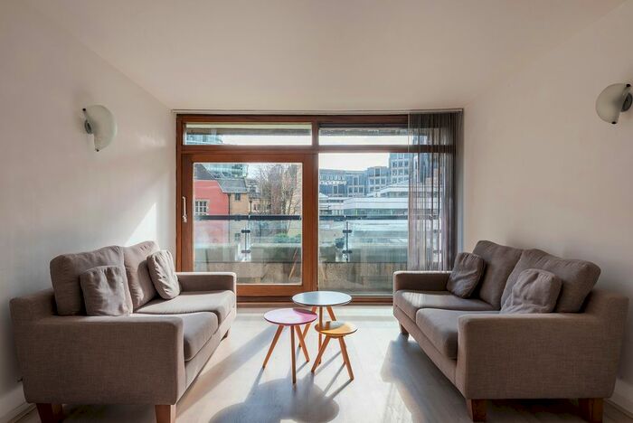 2 Bedroom Flat To Rent In Thomas More House, Barbican, London, EC2Y
