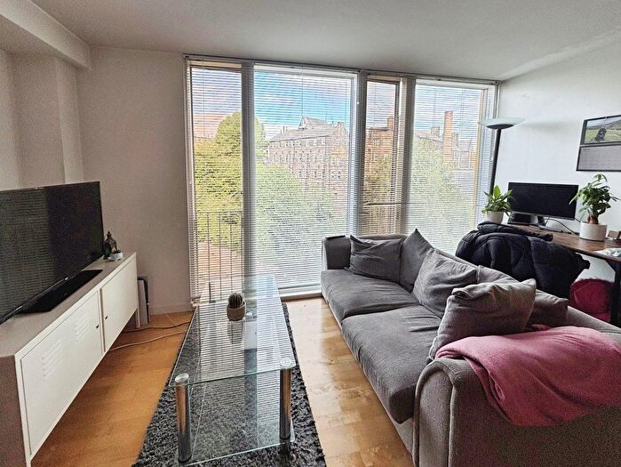 1 Bedroom Flat To Rent In The Avenue, Leeds, West Yorkshire, LS9