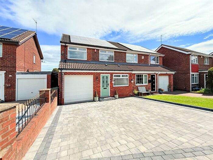 3 Bedroom Semi Detached House For Sale In Sherburn Way, Wardley, NE10