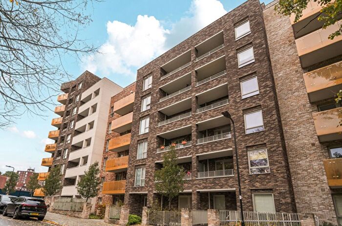 1 Bedroom Flat For Sale In Avenue Road, Acton, W3
