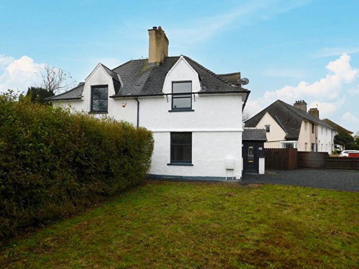 3 Bedroom Semi-Detached House For Sale In Central Avenue, Kilbirnie, Ayrshire, KA25