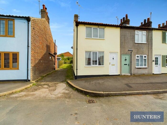 2 Bedroom End Of Terrace House For Sale In North End, Flamborough, Bridlington, YO15