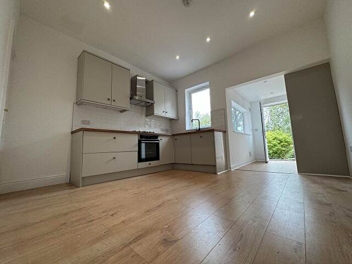 3 Bedroom Terraced House To Rent In Norris Road, S6