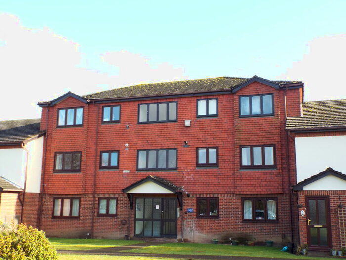 2 Bedroom Flat To Rent In Tate Road, Old Redbridge, SO15