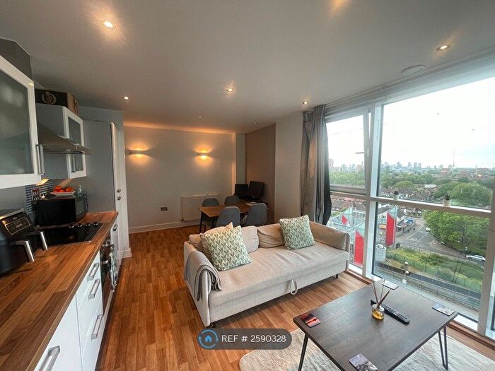 2 Bedroom Flat To Rent In Oceanis Apartments, London, E16