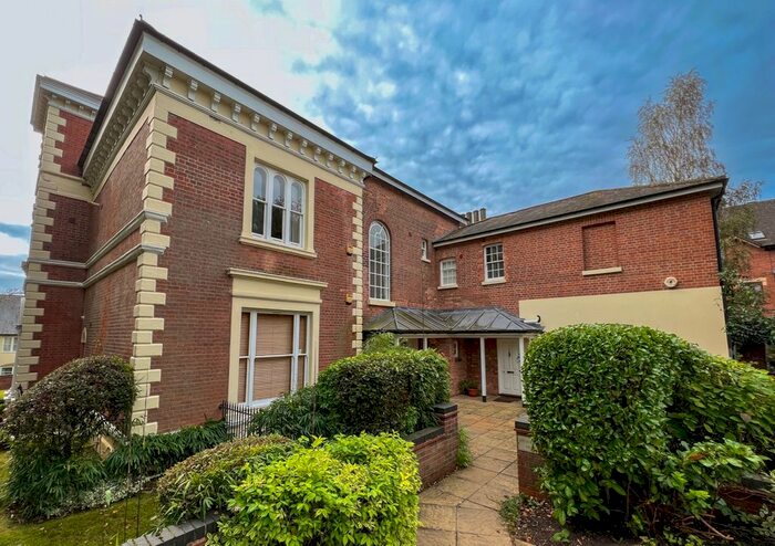 3 Bedroom Flat To Rent In Brooklands House, Lucas Court, Leamington Spa, Warwickshire, CV32