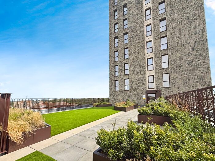 2 Bedroom Flat To Rent In Burnt Mill, Harlow, CM20