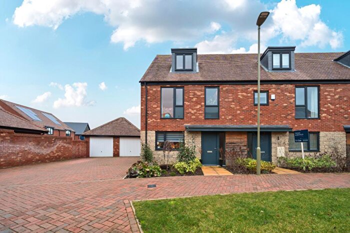 3 Bedroom Town House For Sale In Radley, Oxfordshire, OX14