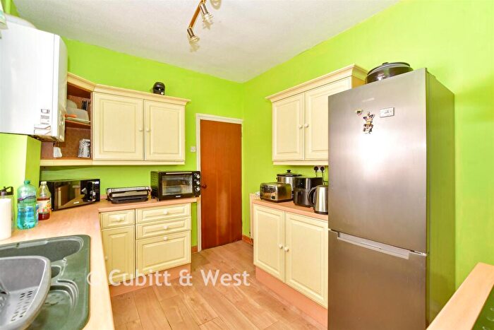 3 Bedroom Terraced House For Sale In New Road East, Portsmouth, Hampshire, PO2