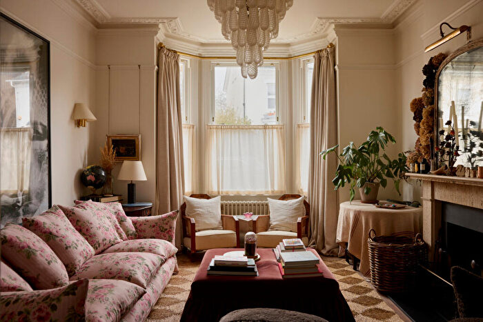 5 Bedroom Semi Detached House For Sale In St Mary's Road, London, NW10