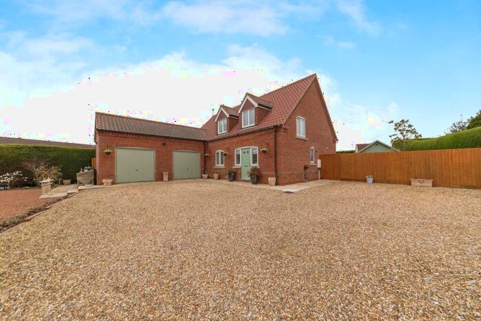 4 Bedroom Detached House For Sale In Upper Row, Dunham On Trent, NG22