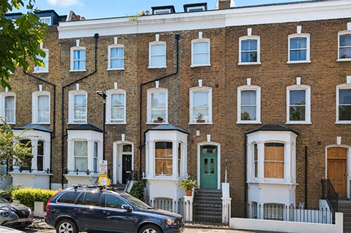 2 Bedroom Apartment For Sale In Aberdeen Road, London, N5
