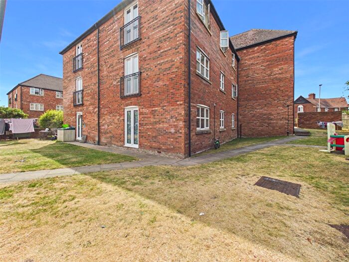 2 Bedroom Flat For Sale In Vestry Gardens, Gloucester, Gloucestershire, GL4