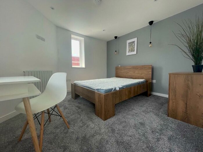 1 Bedroom House Of Multiple Occupation To Rent In Kingston Road, Portsmouth, Hampshire, PO2