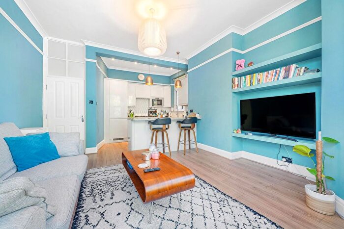 1 Bedroom Flat For Sale In Christchurch Road, SW2