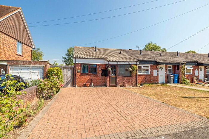 1 Bedroom Bungalow For Sale In Keepers Farm Close, Windsor, SL4