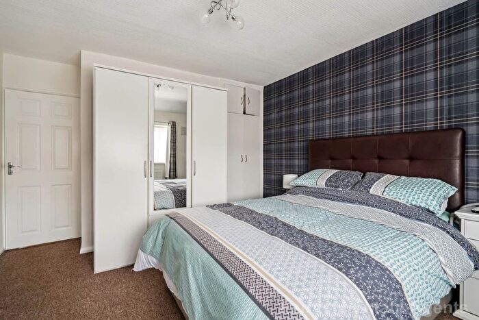 3 Bedroom Terraced House For Sale In Embleton Road, South Oxhey, WD19