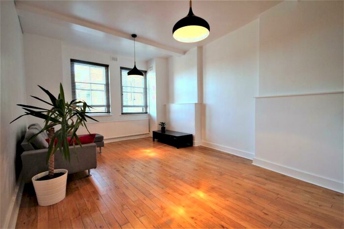 2 Bedroom Flat To Rent In Petherton Road, Highbury, London, N5