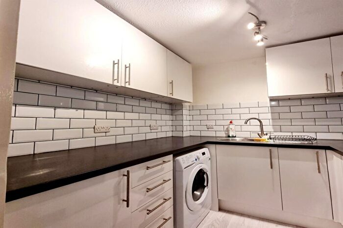 1 Bedroom Apartment To Rent In Carlton House, Littlehampton Road, Worthing, BN13