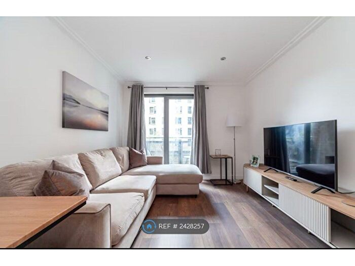 2 Bedroom Flat To Rent In Victoria Road, London, W3