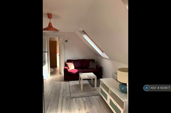 1 Bedroom Flat To Rent In Brady Drive, Bromley, BR1