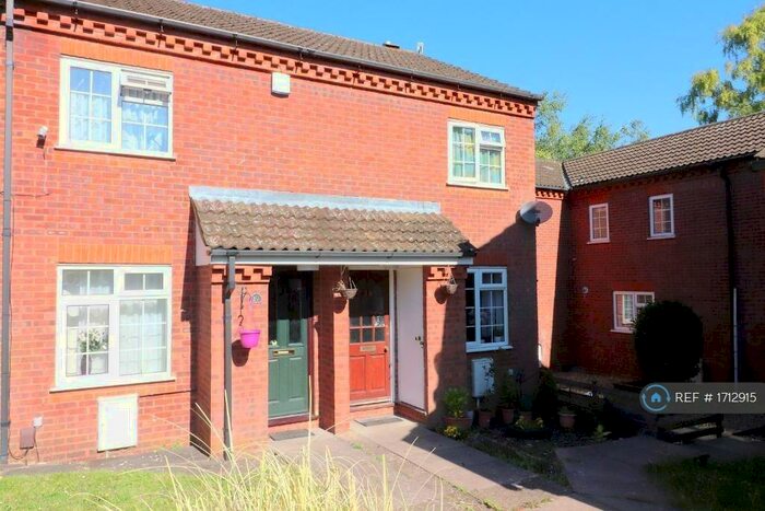 2 Bedroom Semi-Detached House To Rent In Ormsby Close, Luton, LU1