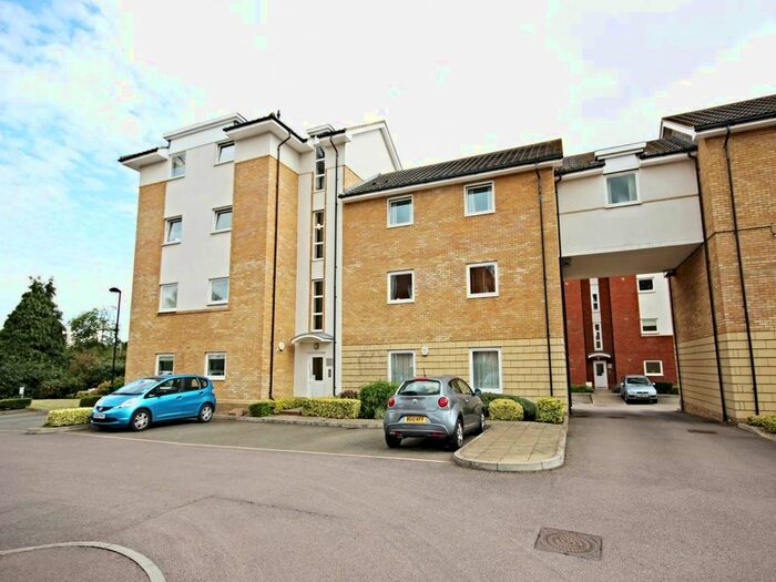 2 Bedroom Flat To Rent In Dawn Court, Bakers Close, St Albans, AL1