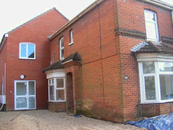 2 Bedroom Apartment To Rent In Bullar Road, Bitterne Park, Southampton, SO18