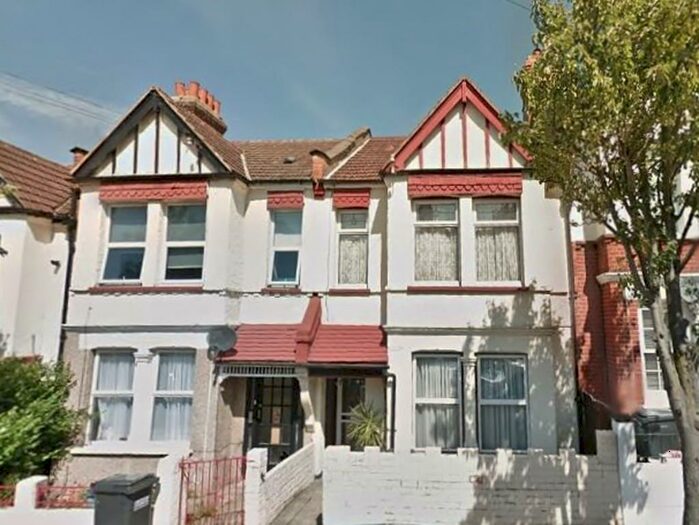 2 Bedroom Ground Flat To Rent In Lenham Road, Thornton Heath, CR7