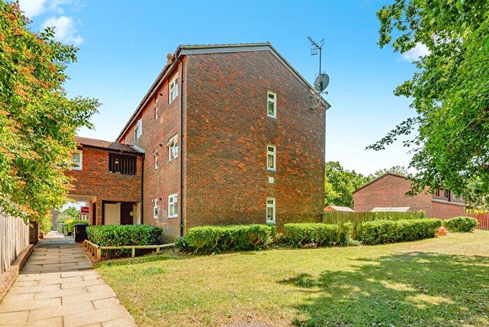 1 Bedroom Apartment For Sale In Grantwood Close, Redhill, RH1