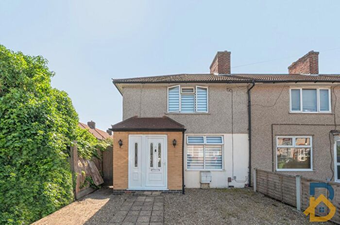 3 Bedroom End Of Terrace House For Sale In Spurling Road, Dagenham, RM9