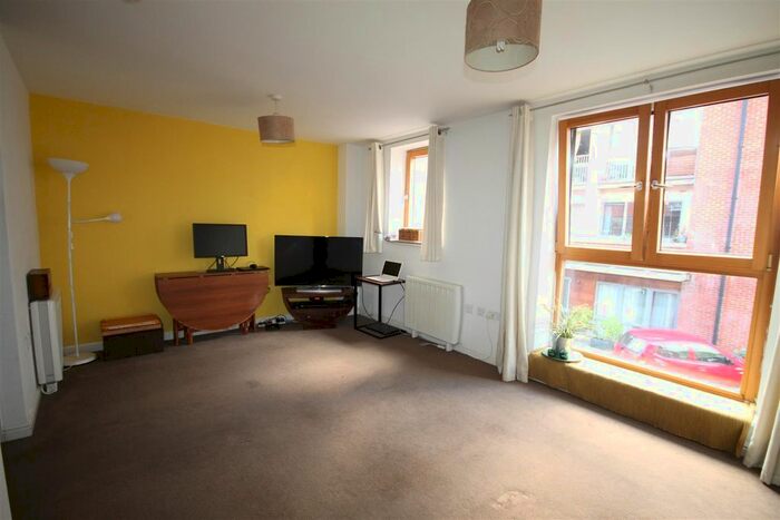 2 Bedroom Maisonette To Rent In Barleyfields, St. Philips, Bristol, BS2