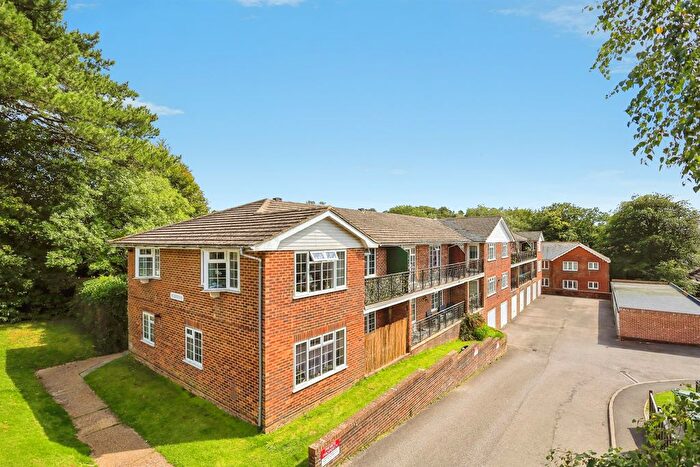 2 Bedroom Flat For Sale In Mutton Hall Hill, Heathfield, TN21