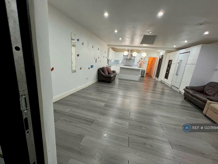 3 Bedroom Terraced House To Rent In Wood Lane, Dagenham, RM8