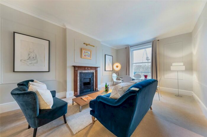 1 Bedroom Flat To Rent In Cadogan Place, Sloane Square, London, SW1X