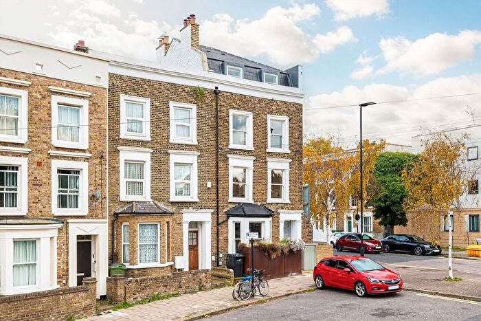 1 Bedroom Flat To Rent In Hinton Road, Loughborough Junction, SE24