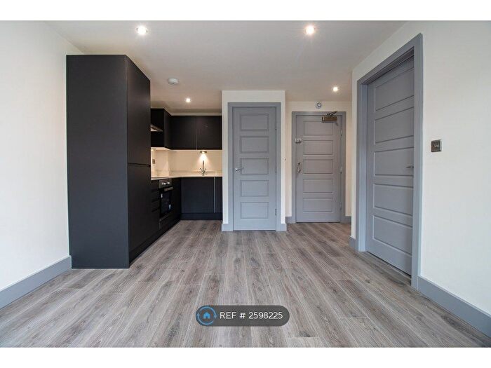 1 Bedroom Flat To Rent In Stanningley Road, Pudsey, LS28