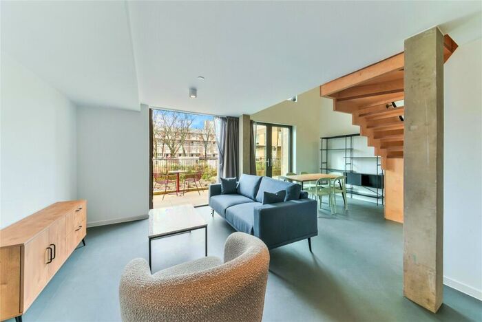 3 Bedroom Apartment To Rent In St Leonards Road, London, E14