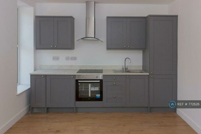 2 Bedroom Flat To Rent In Claude Road, Cardiff, CF24