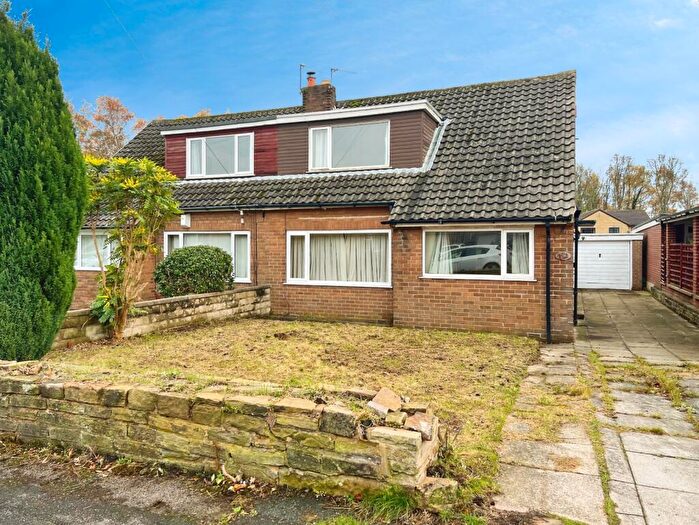 3 Bedroom Bungalow For Sale In Swincliffe Crescent, Gomersal, Cleckheaton, West Yorkshire, BD19