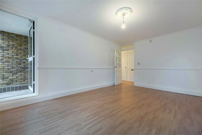 1 Bedroom Flat To Rent In Haslam Close, Islington, N1