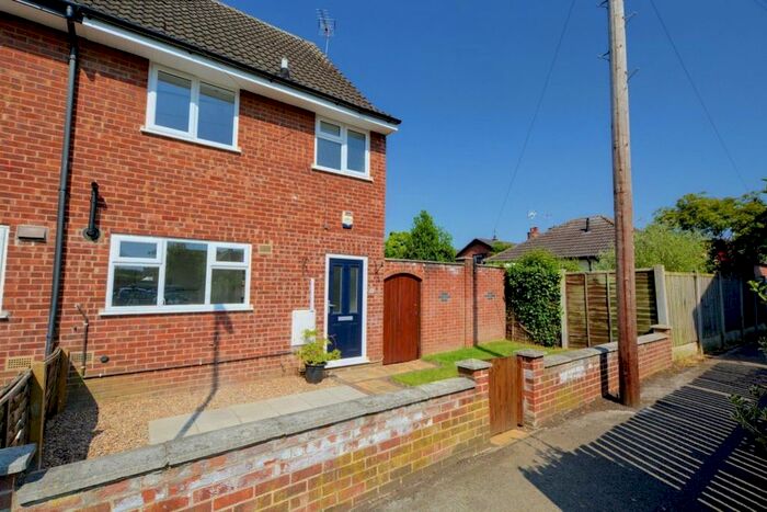 3 Bedroom Semi-Detached House To Rent In Orchard Close, Breaston, DE72