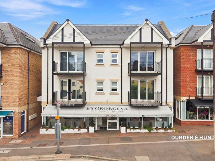 2 Bedroom Apartment For Sale In Church Hill, Loughton, IG10