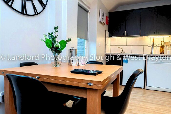 1 Bedroom Property To Rent In Cobbett Road, Guildford, Surrey, GU2