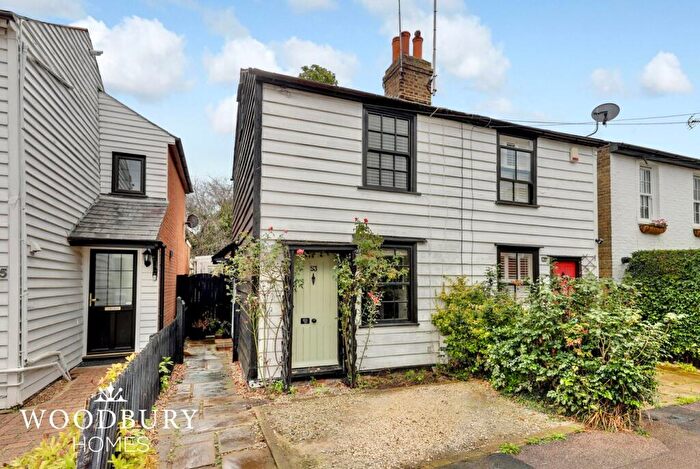 2 Bedroom Semi Detached House For Sale In Smarts Lane, Loughton, IG10