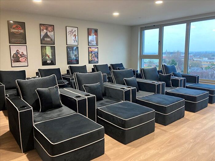 Studio To Rent In Victoria Road, Feltham, Middlesex, TW13