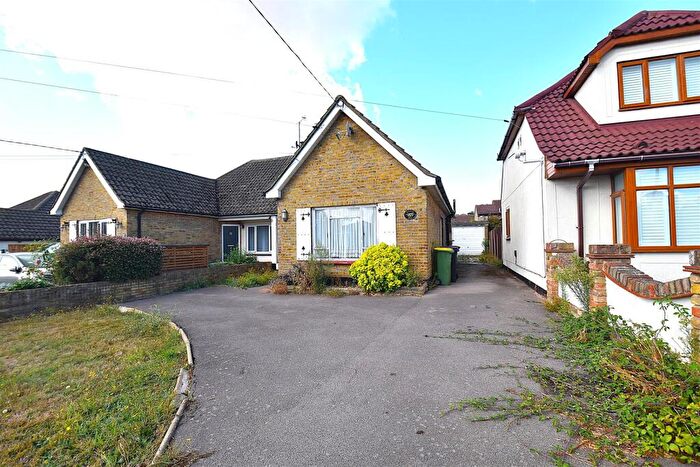 2 Bedroom Semi-Detached Bungalow For Sale In Ashingdon Road, Rochford, SS4